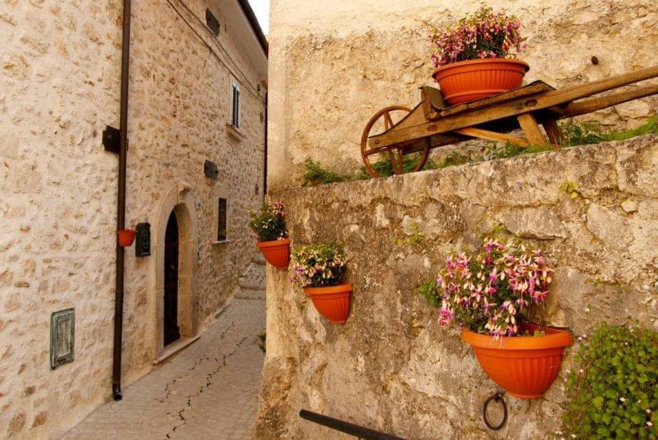 Don Pasquale Scontrone House Exterior foto
